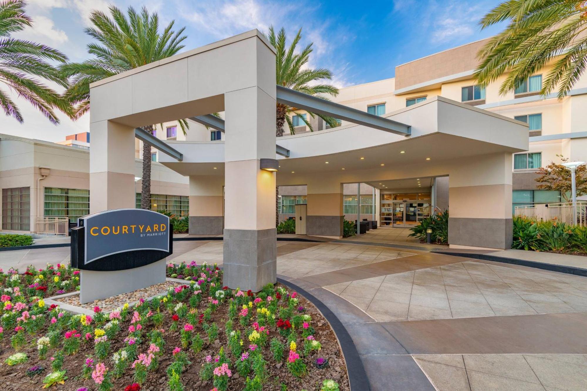 Courtyard By Marriott Santa Ana Orange County Hotel Exterior photo