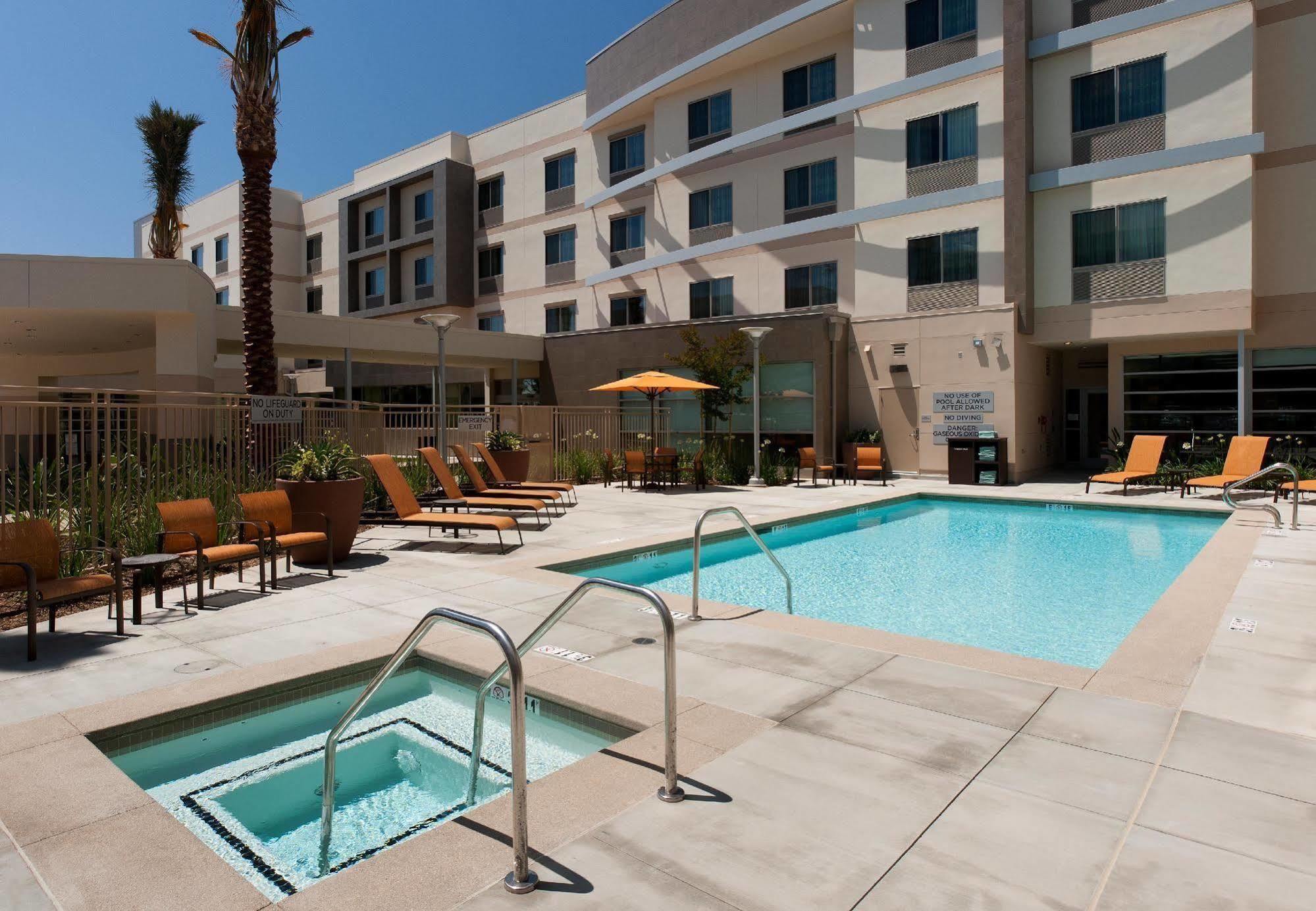 Courtyard By Marriott Santa Ana Orange County Hotel Exterior photo